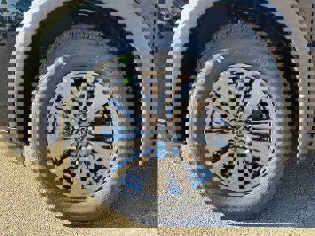 New 2025 Nissan Pathfinder SV image 9