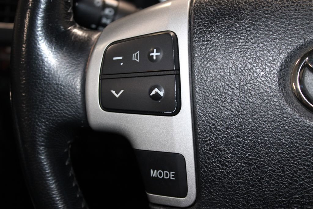 Used 2013 Toyota Land Cruiser AWD/4WD image 37