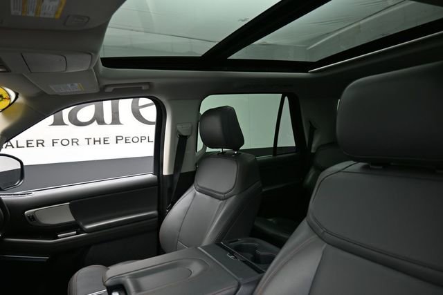 Used 2025 Ford Expedition Active AWD/4WD image 19