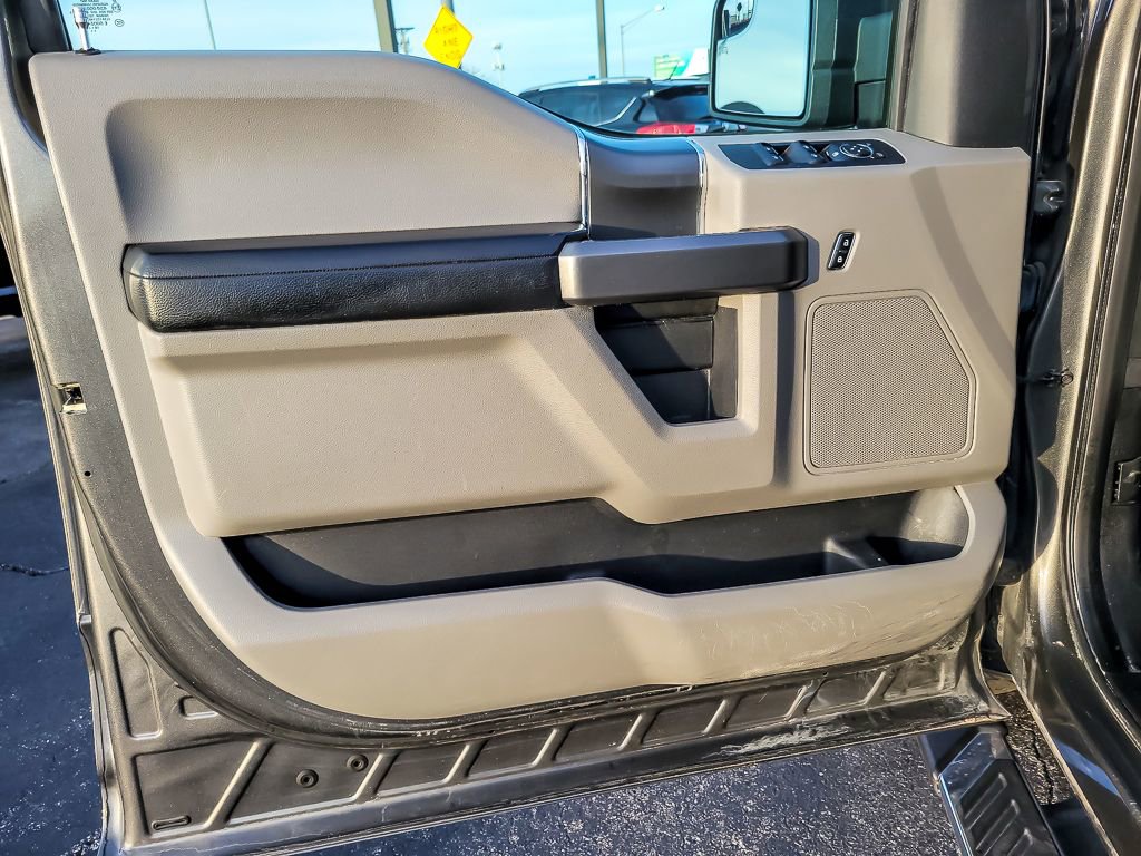 Used 2016 Ford F150 XLT w/ Equipment Group 302A Luxury image 13