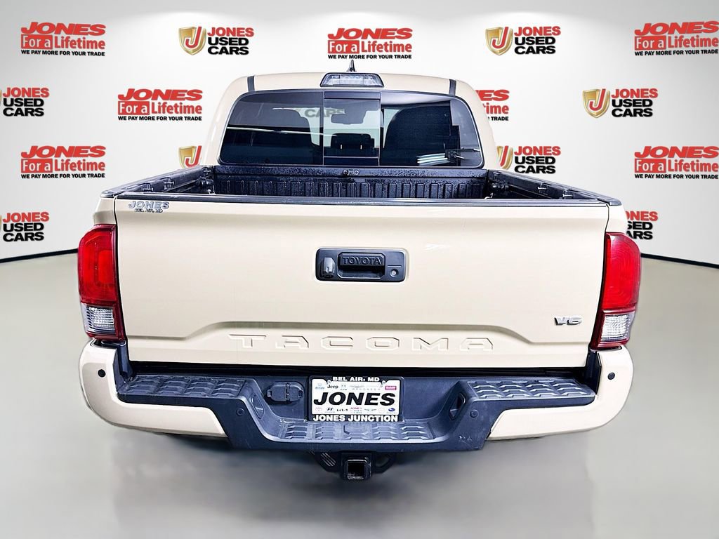 Certified 2018 Toyota Tacoma TRD Sport w/ Technology Package AWD/4WD image 15
