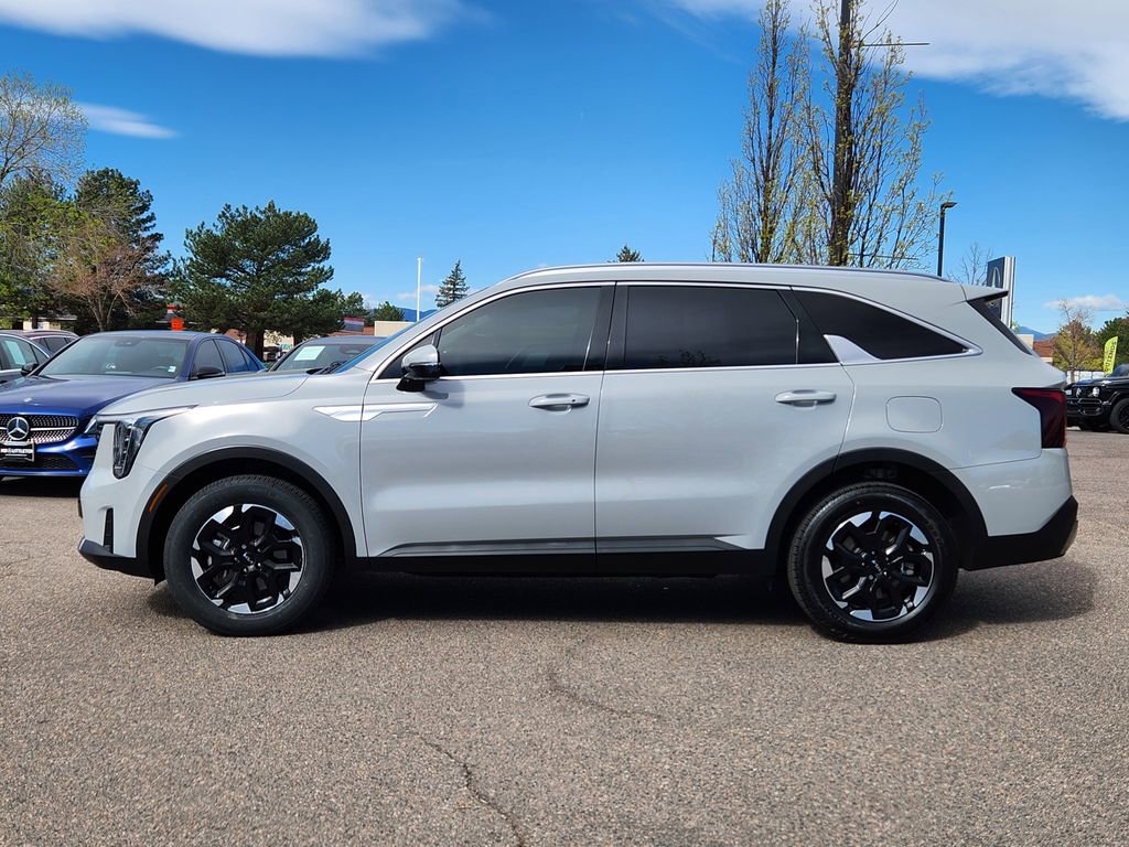 Used 2025 Kia Sorento S w/ Panoramic Sunroof Package image 4