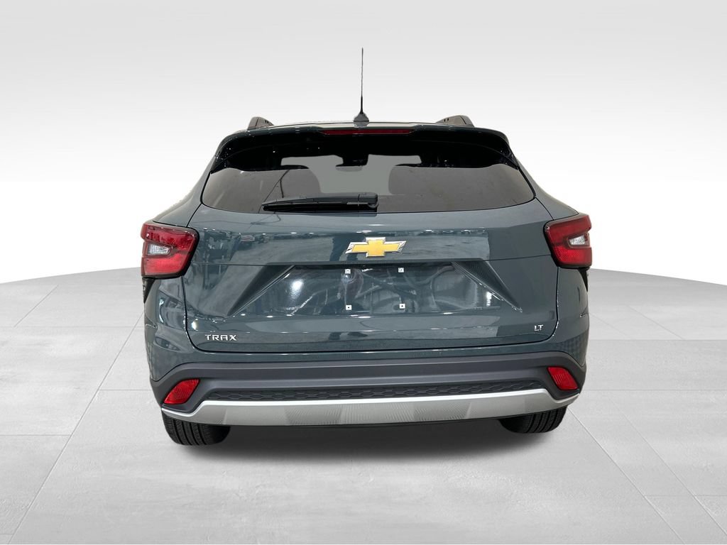 Used 2025 Chevrolet Trax LT FWD image 4