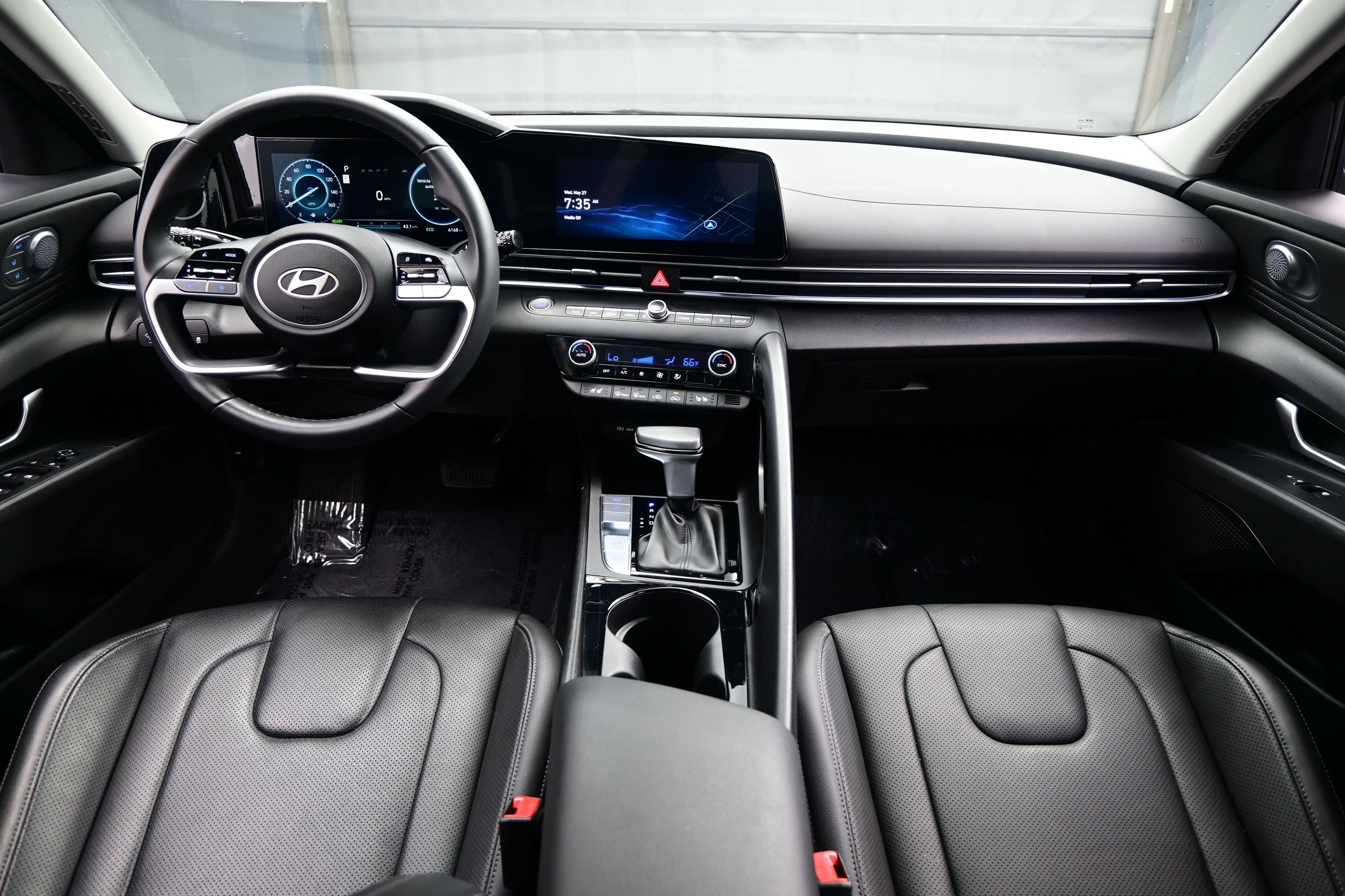 Used 2025 Hyundai Elantra Limited FWD image 17
