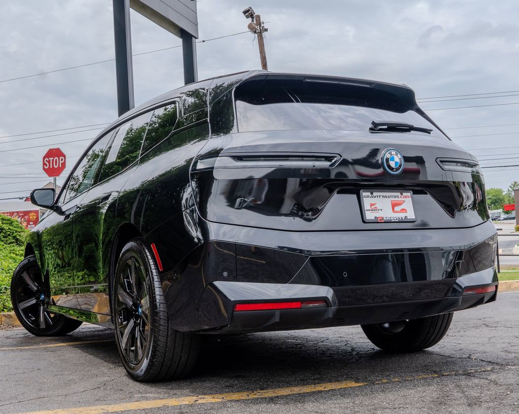 Used 2024 BMW iX xDrive50 w/ Sport Package AWD/4WD image 24