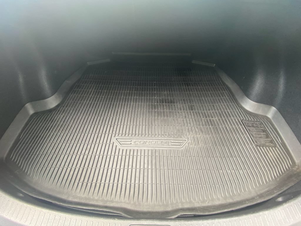 Used 2023 Toyota Corolla LE FWD image 30
