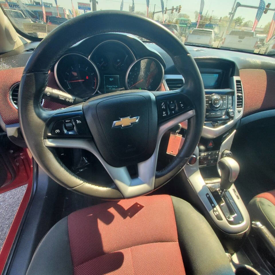 Used 2011 Chevrolet Cruze LT FWD image 15