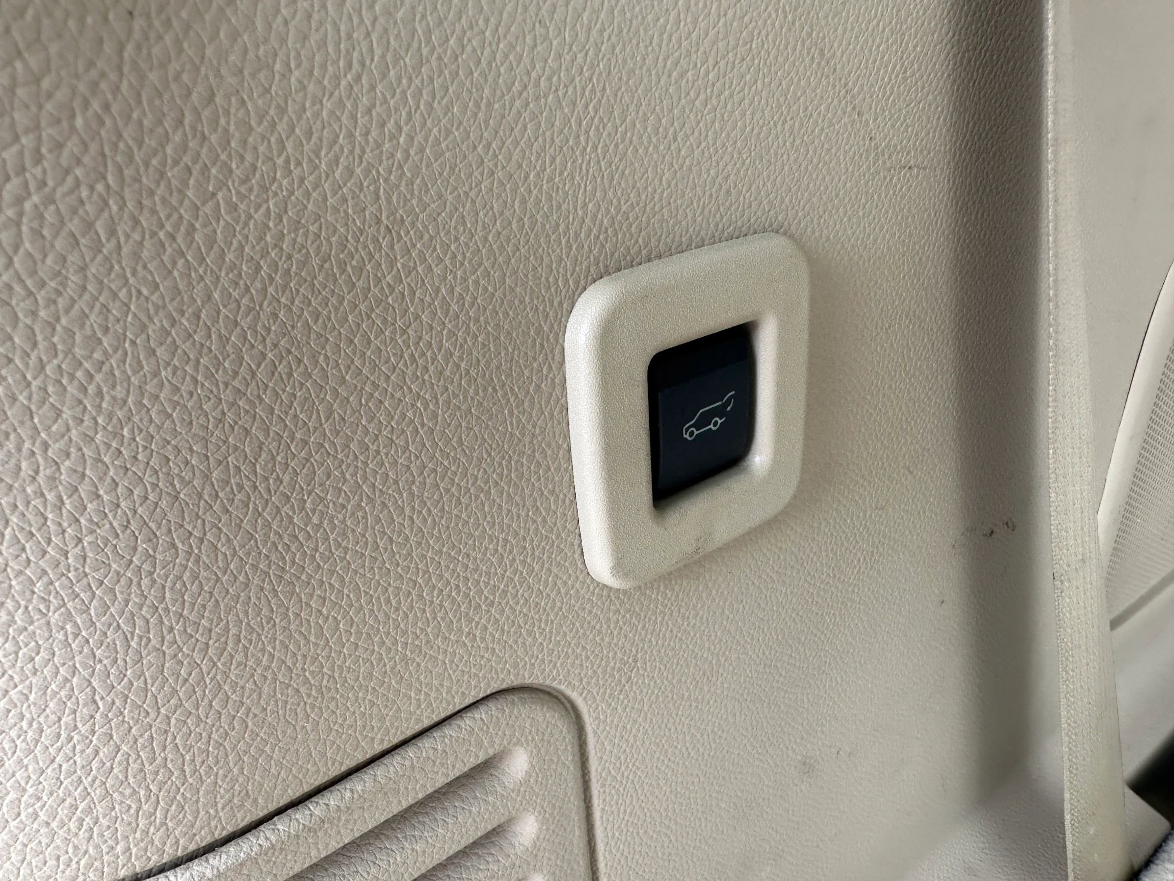 Used 2017 Lincoln Navigator Reserve image 38