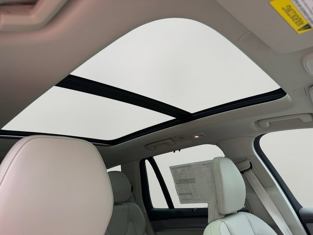 New 2026 Volvo XC90 T8 Ultra AWD/4WD image 5
