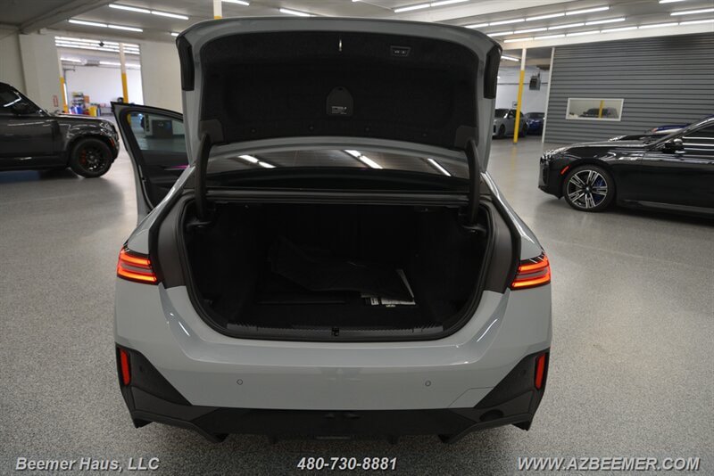 Used 2025 BMW 550e xDrive w/ Premium Package AWD/4WD image 46