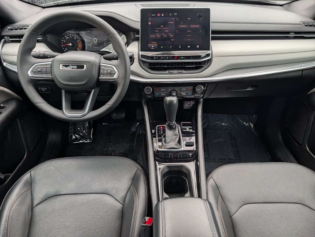 Used 2023 Jeep Compass Limited AWD/4WD image 18