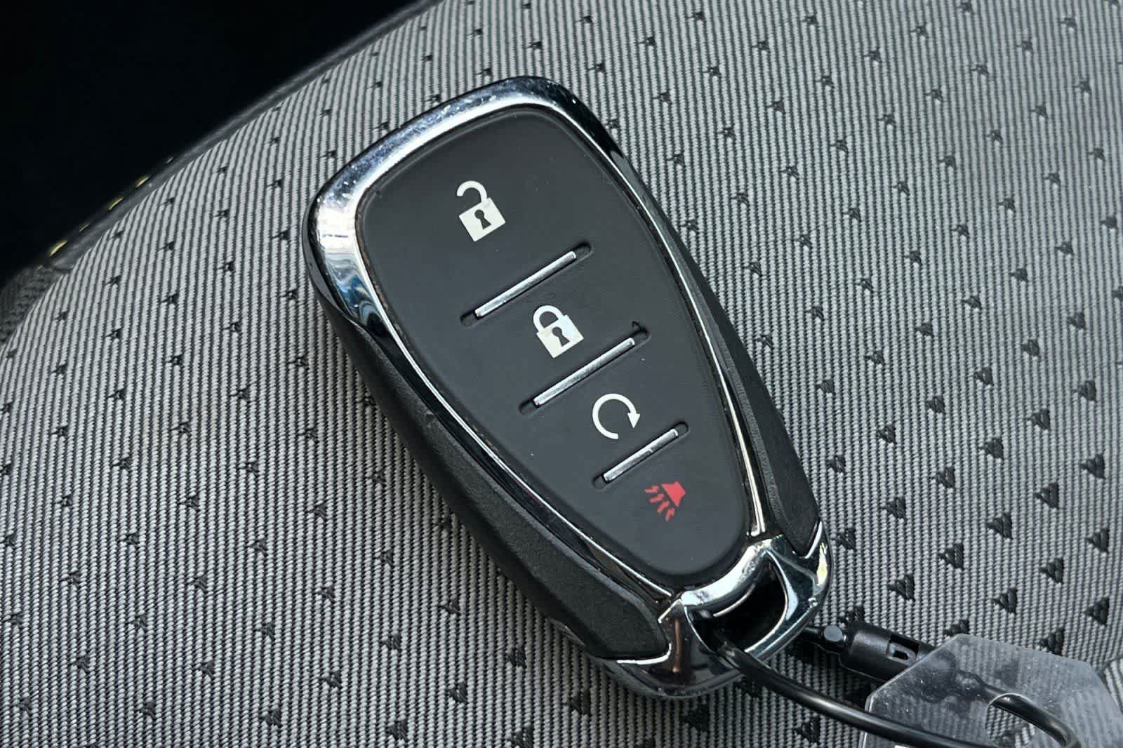 Used 2025 Chevrolet Trax LT FWD image 28