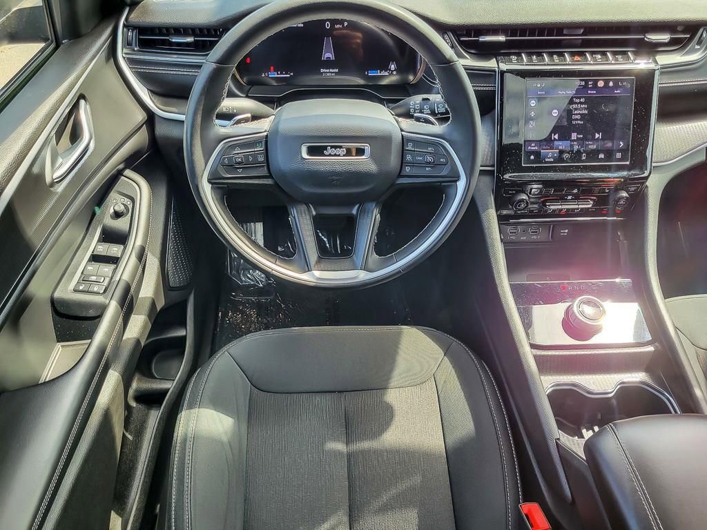 Used 2024 Jeep Grand Cherokee Laredo X w/ Luxury Tech Group I image 11