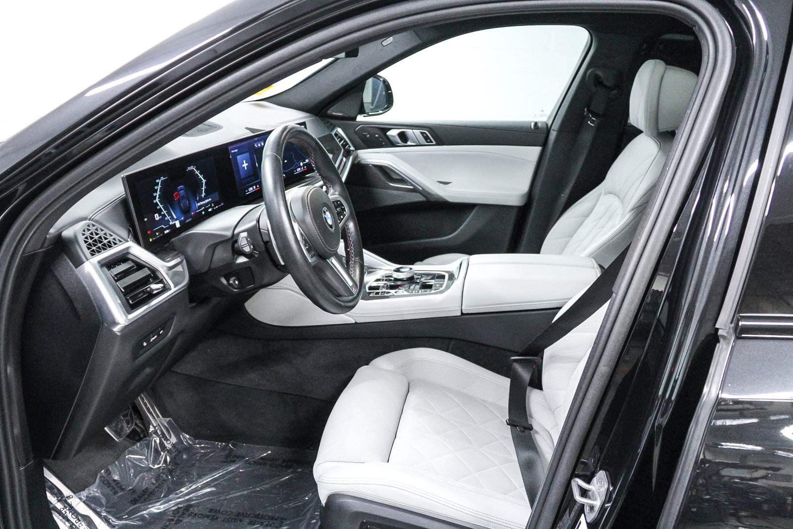 Used 2025 BMW X6 M60i AWD/4WD image 19