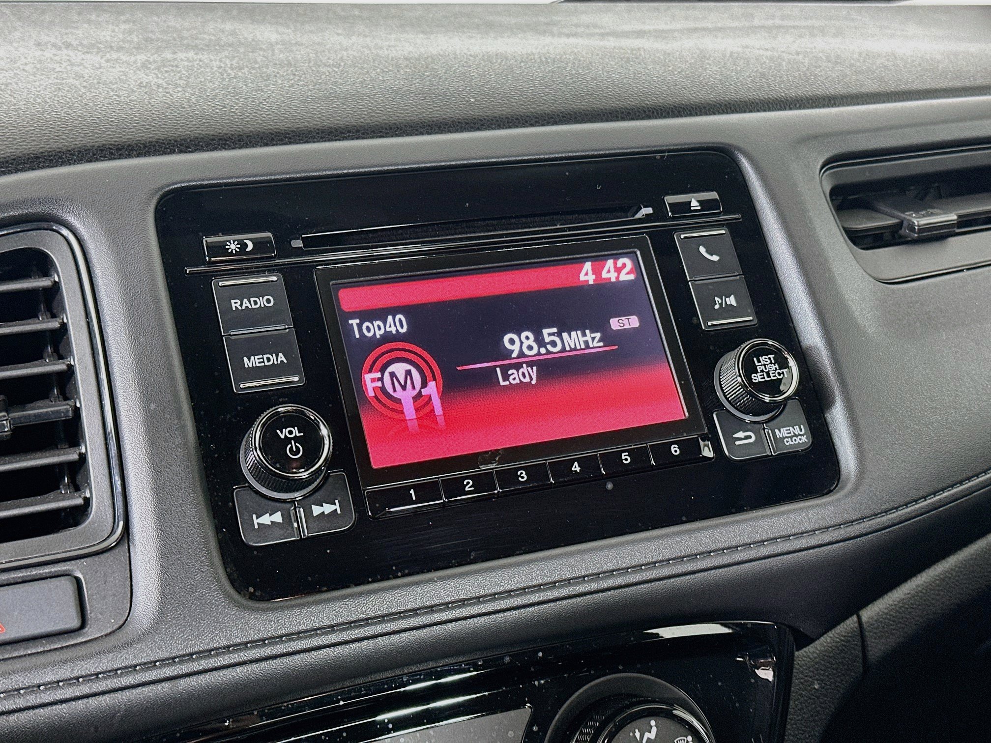 Used 2020 Honda HR-V LX image 19