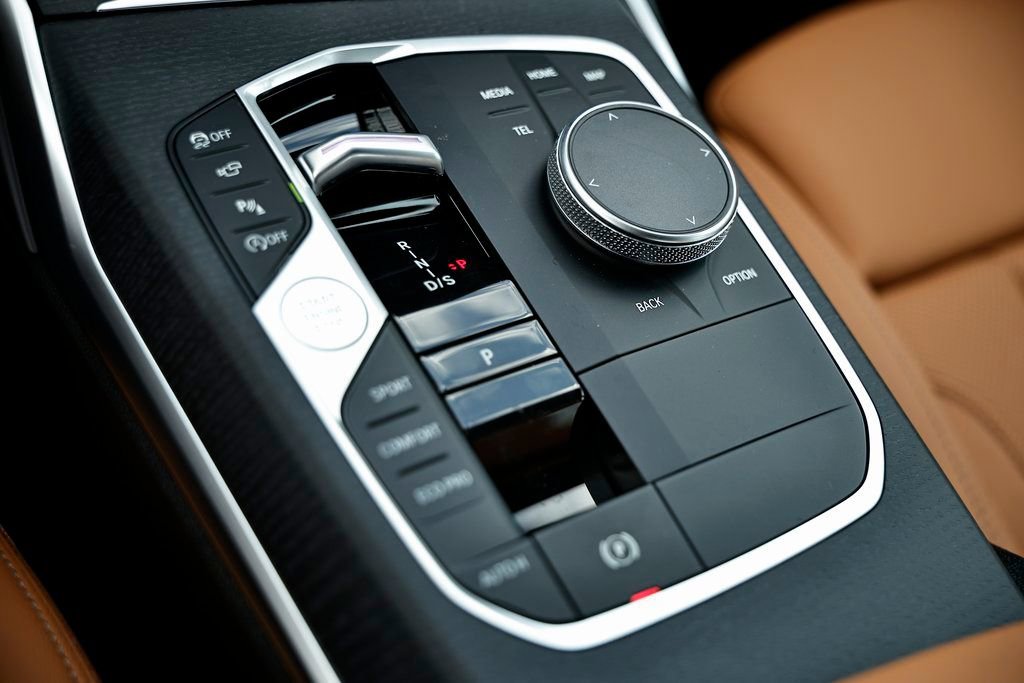 New 2026 BMW 330i Sedan w/ Premium Package image 38