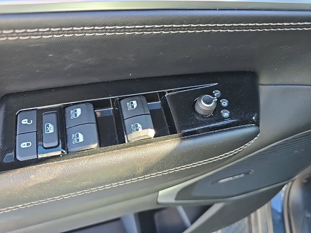 Used 2024 Jeep Wagoneer Series II AWD/4WD image 6