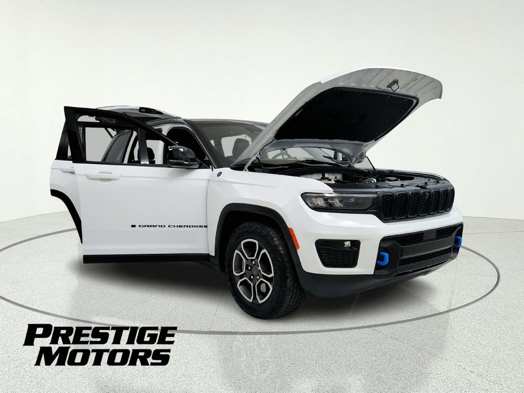 Used 2022 Jeep Grand Cherokee Trailhawk AWD/4WD image 11