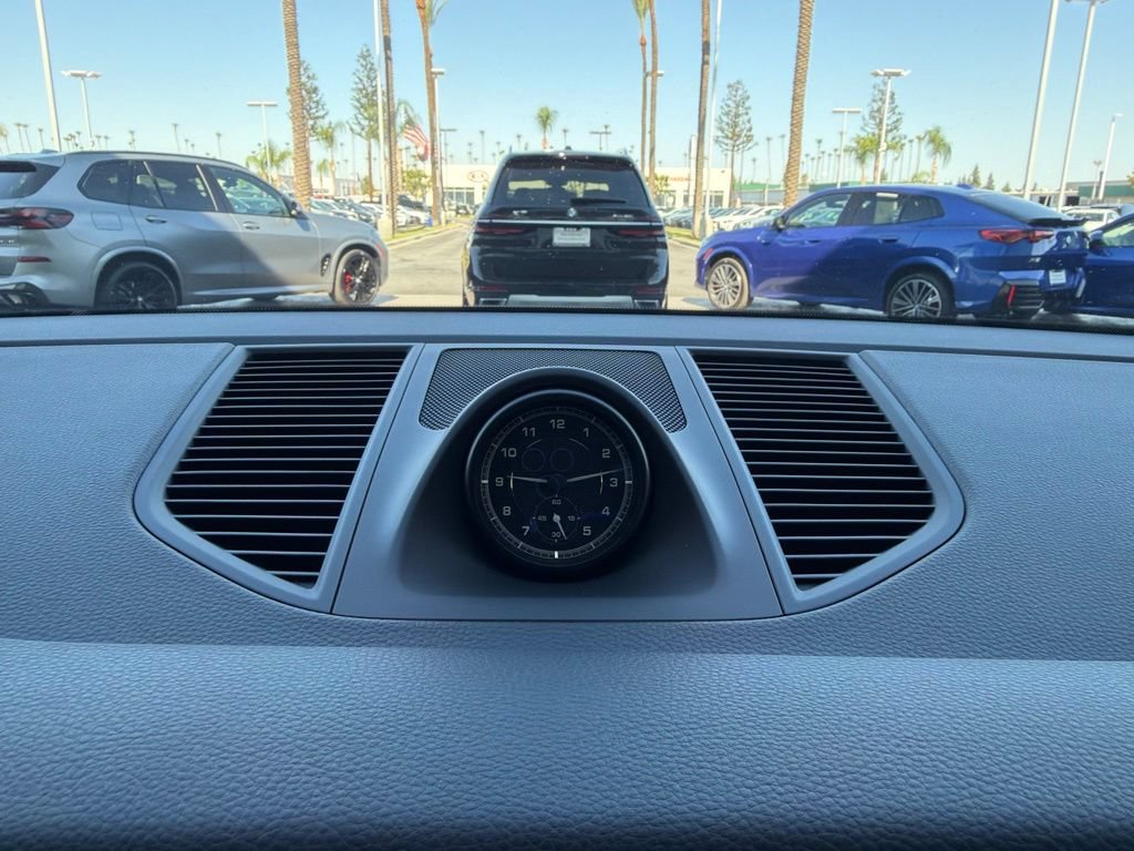 Used 2024 Porsche Macan AWD/4WD image 21