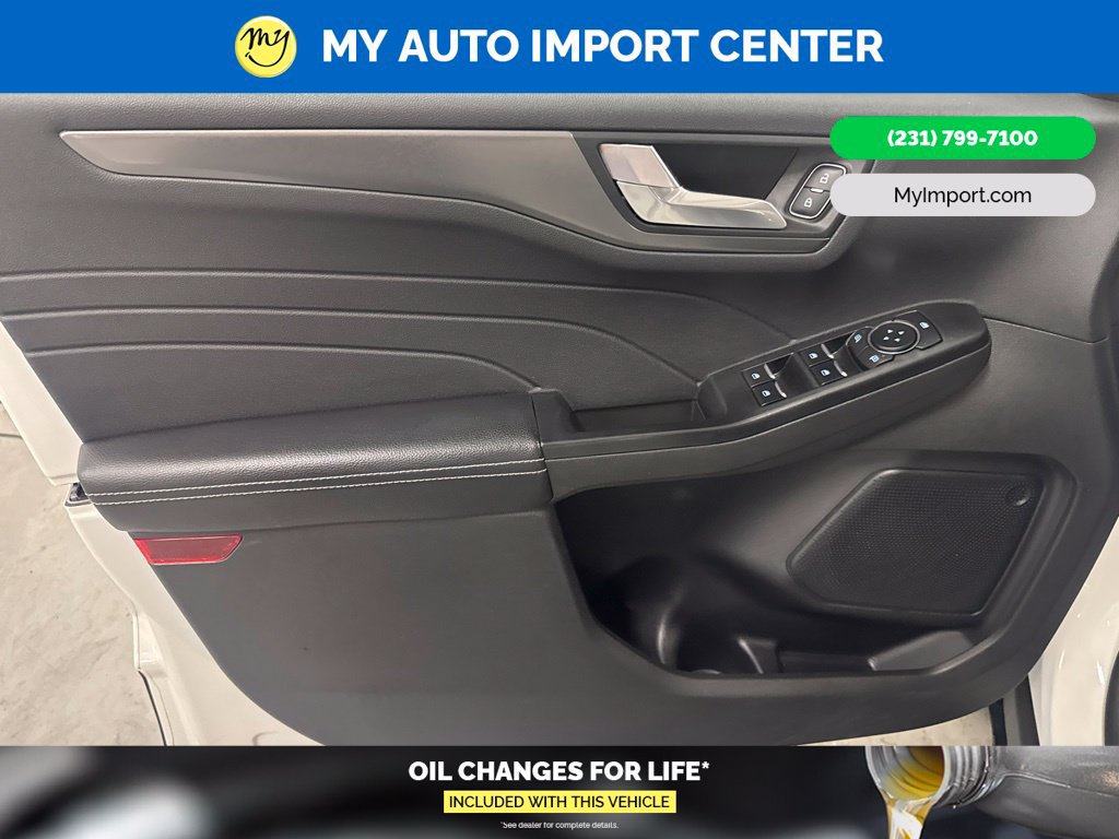 Used 2025 Ford Escape SE FWD image 10