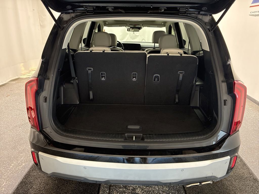 Used 2024 Kia Telluride S w/ S Sunroof Package image 7