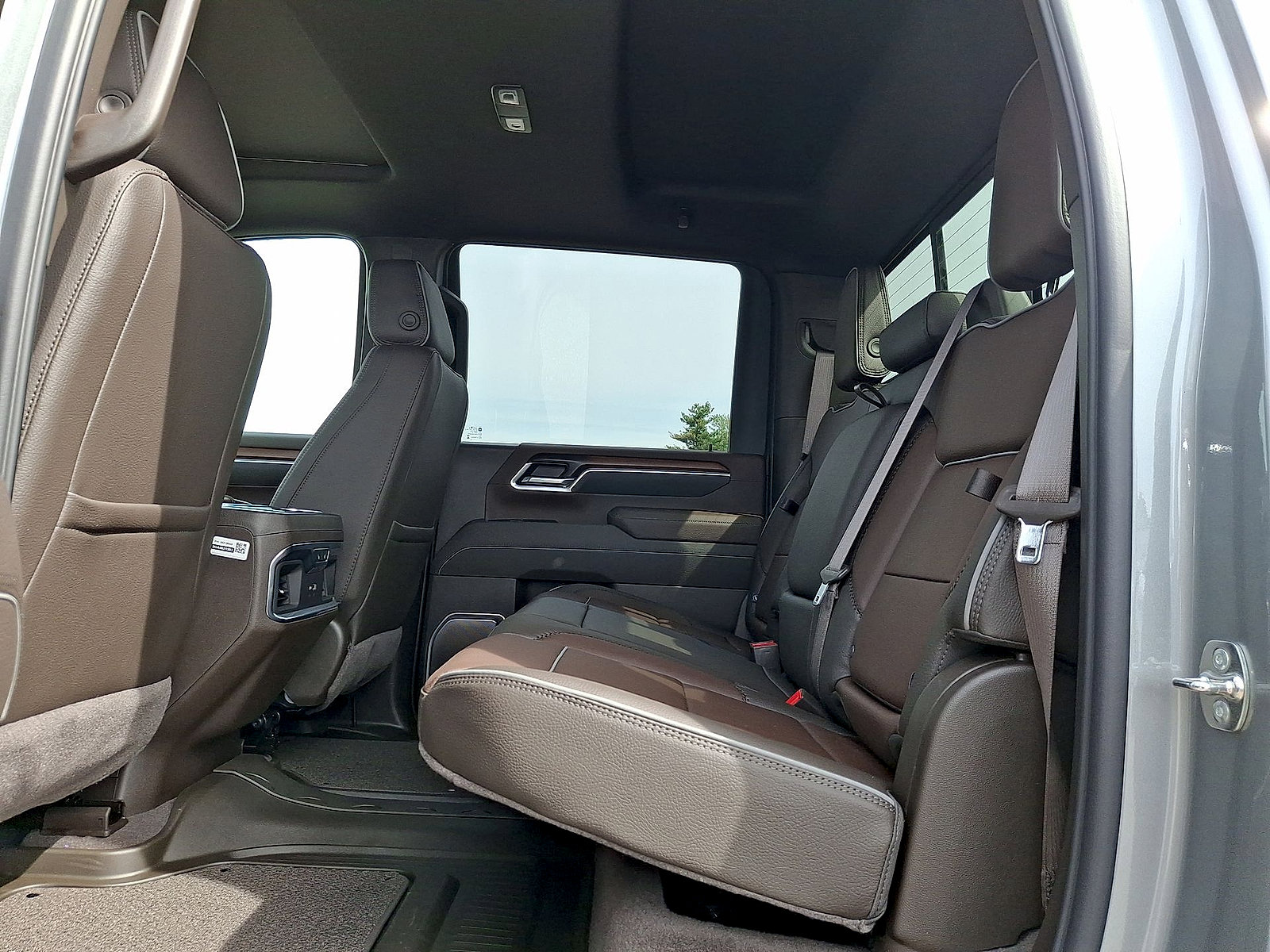 New 2026 GMC Sierra 3500 Denali w/ Denali Reserve Package AWD/4WD image 13