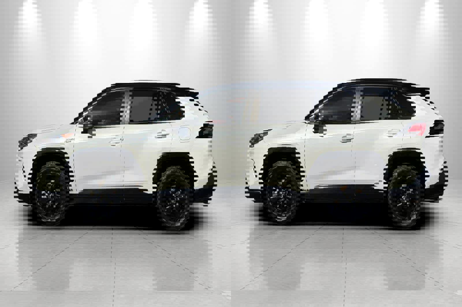 Used 2019 Toyota RAV4 XSE w/ Carpet Mat Package image 5