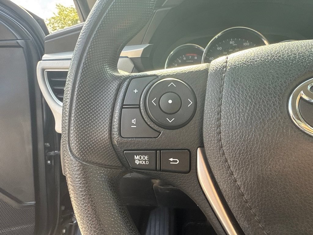 Used 2016 Toyota Corolla LE FWD image 9
