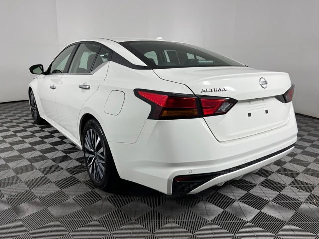 Used 2025 Nissan Altima 2.5 SV FWD image 8