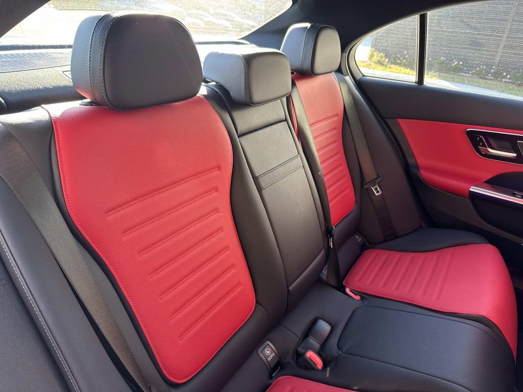 Used 2025 Mercedes-Benz C 300 Sedan image 14