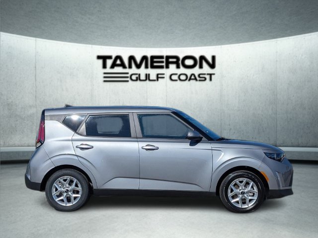 Used 2025 Kia Soul LX w/ LX Technology Package FWD image 8