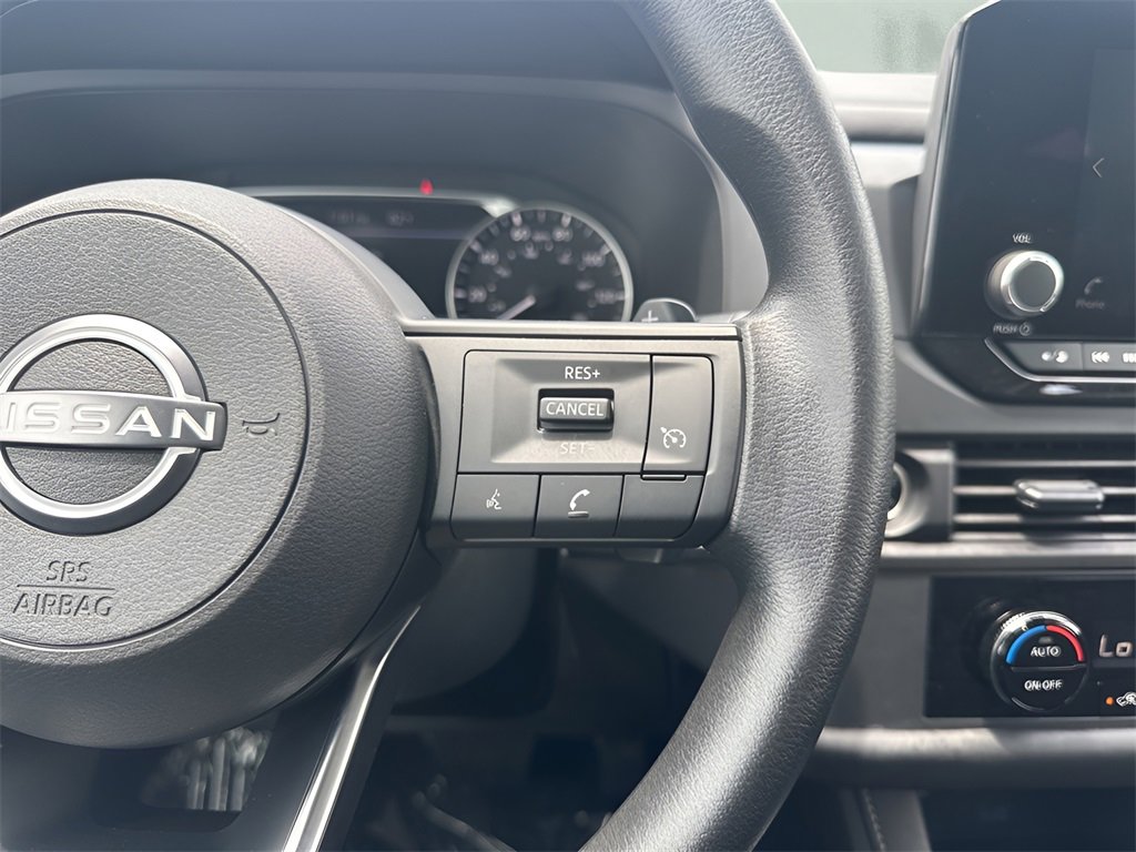 Used 2024 Nissan Pathfinder S image 14