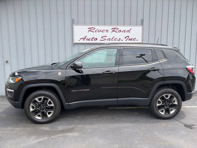 Used 2018 Jeep Compass Trailhawk w/ Leather Interior Group AWD/4WD image 14