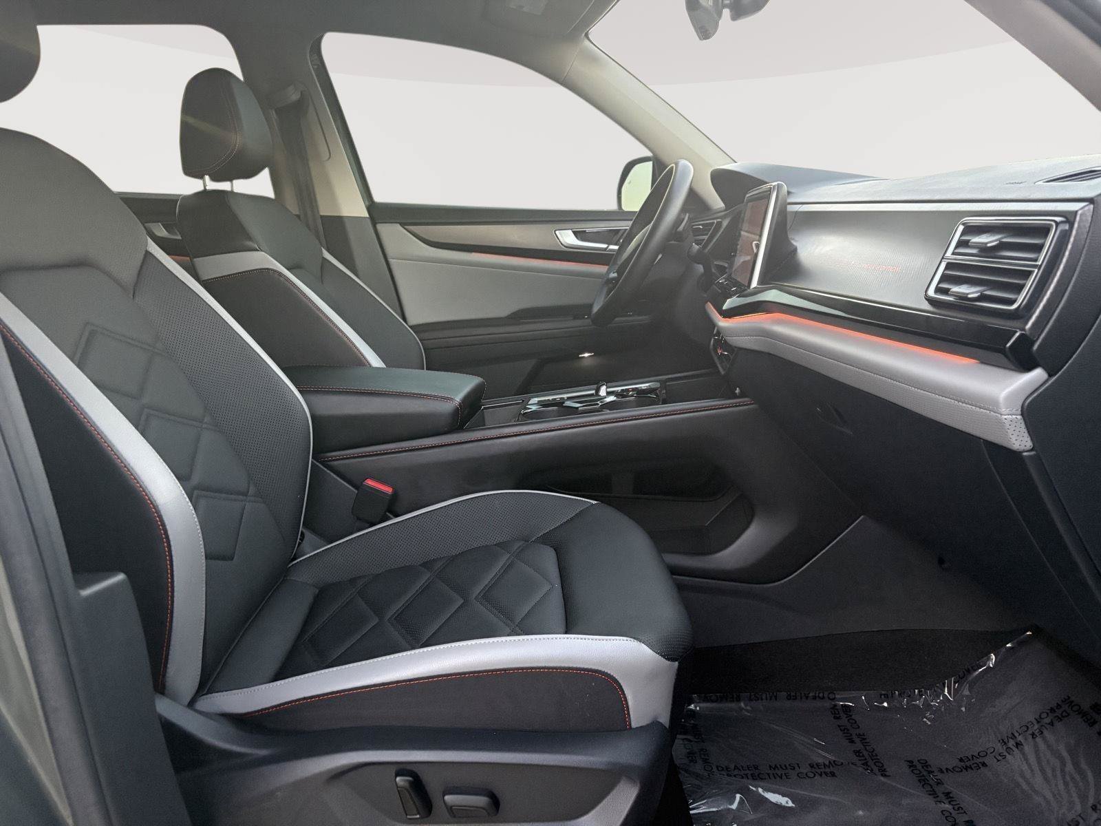 Certified 2024 Volkswagen Atlas Peak Edition SEL AWD/4WD image 8