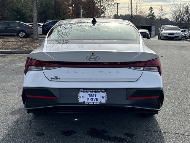 Certified 2025 Hyundai Elantra SEL image 6