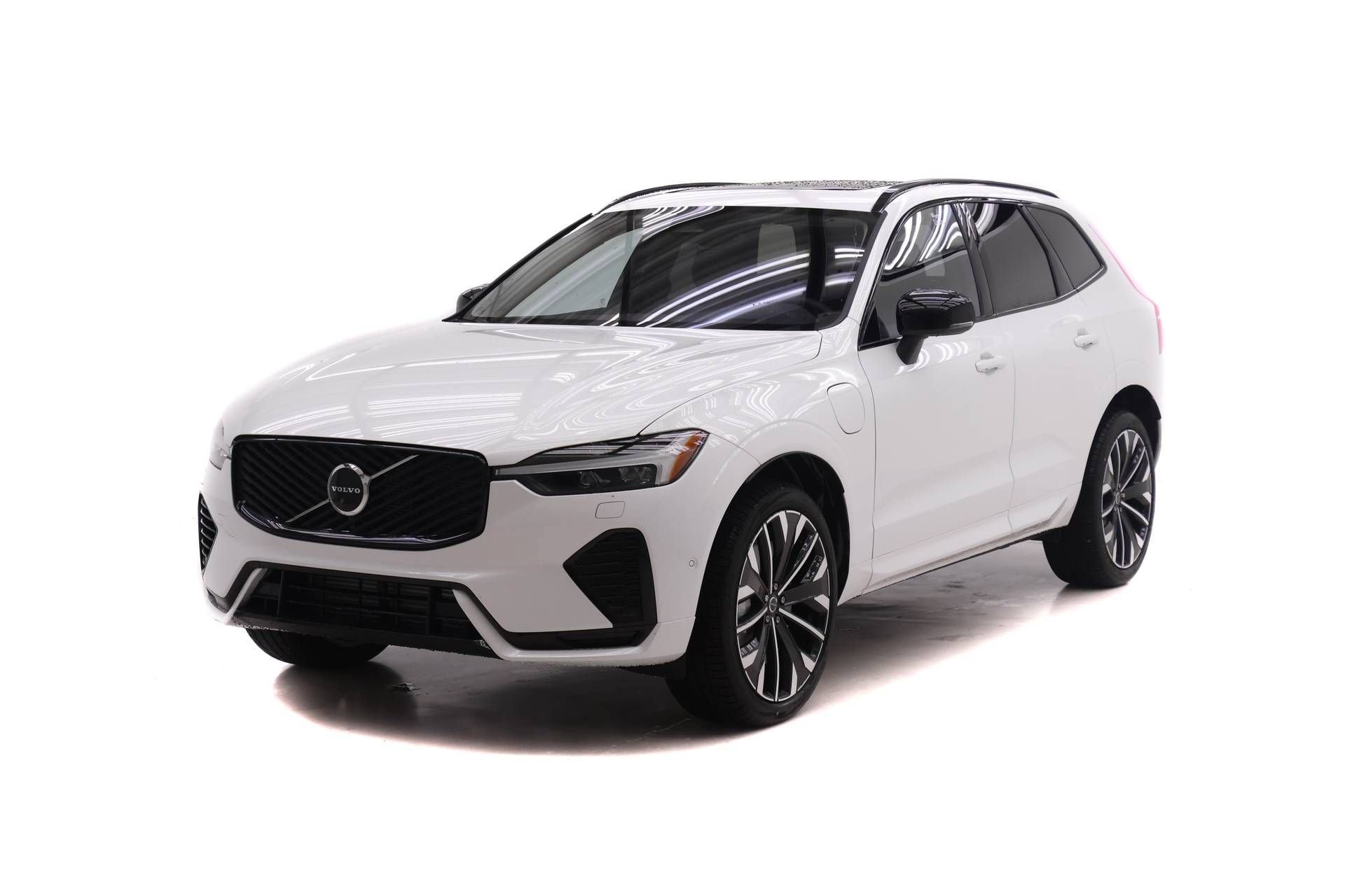 New 2026 Volvo XC60 T8 Ultra w/ Protection Package Premier AWD/4WD image 1