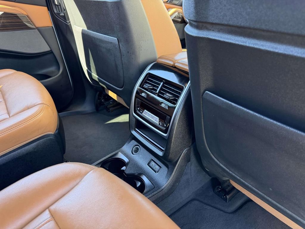 Used 2020 BMW X7 M50i w/ Executive Package AWD/4WD image 18