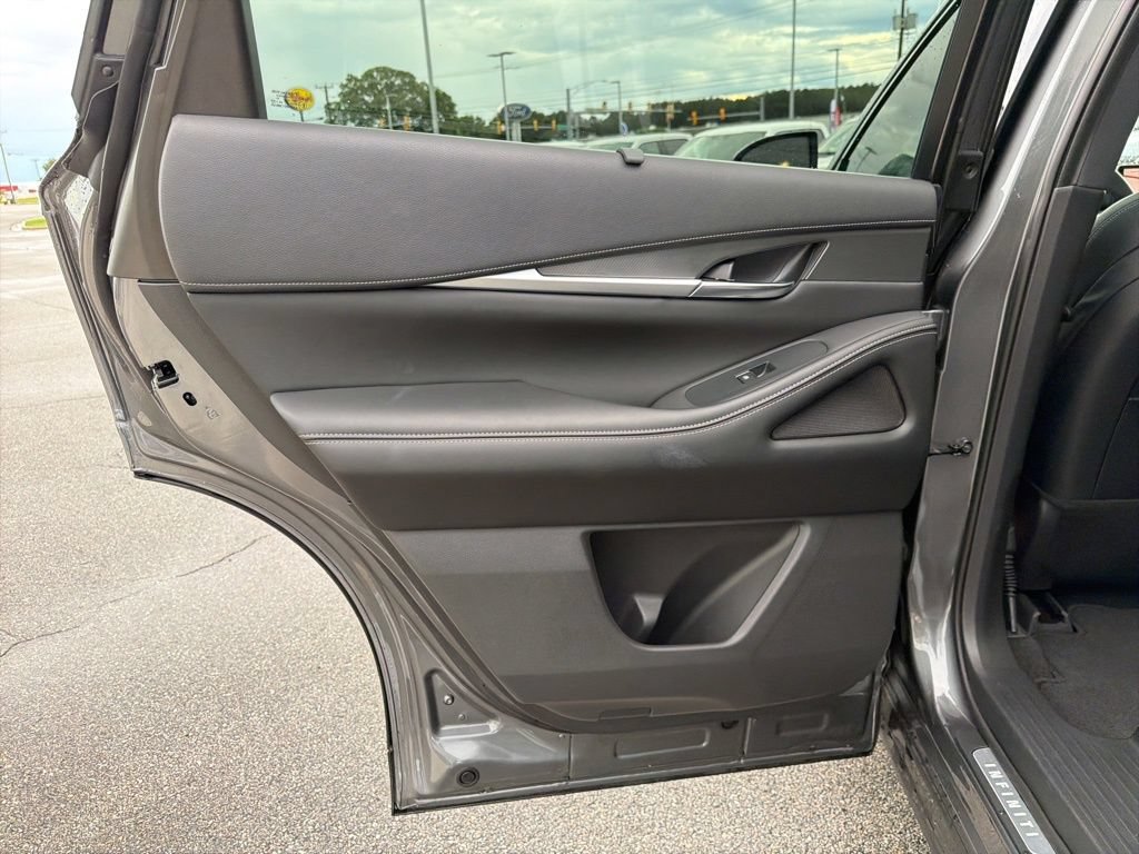 Used 2023 INFINITI QX60 Luxe w/ Cargo Package AWD/4WD image 16