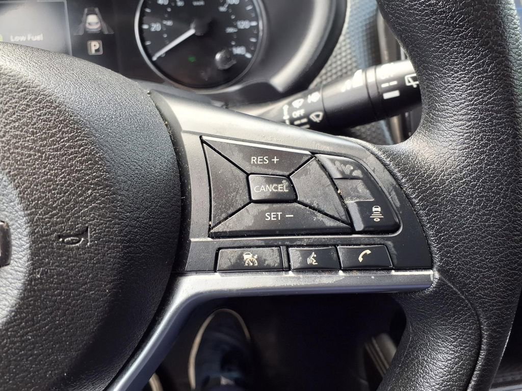 Used 2023 Nissan Kicks SV FWD image 11