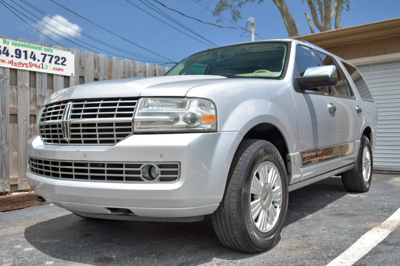 Used 2014 Lincoln Navigator Base 4x2 4dr SUV image 5