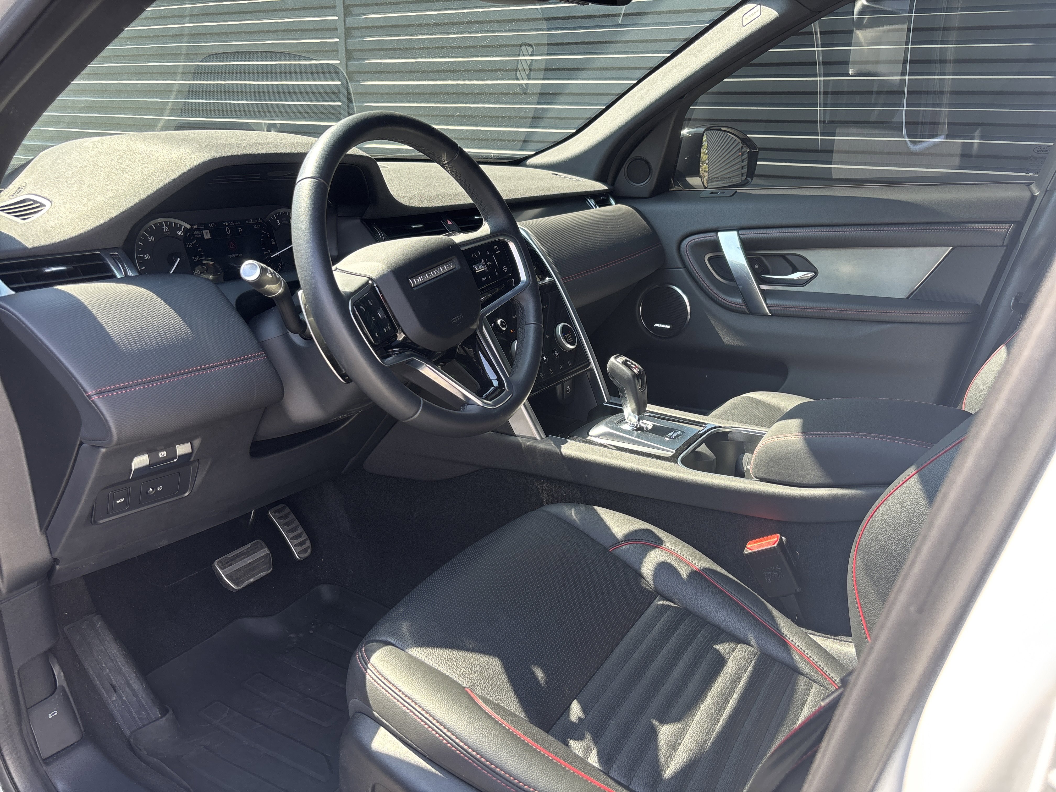 Used 2023 Land Rover Discovery Sport SE R-Dynamic AWD/4WD image 10