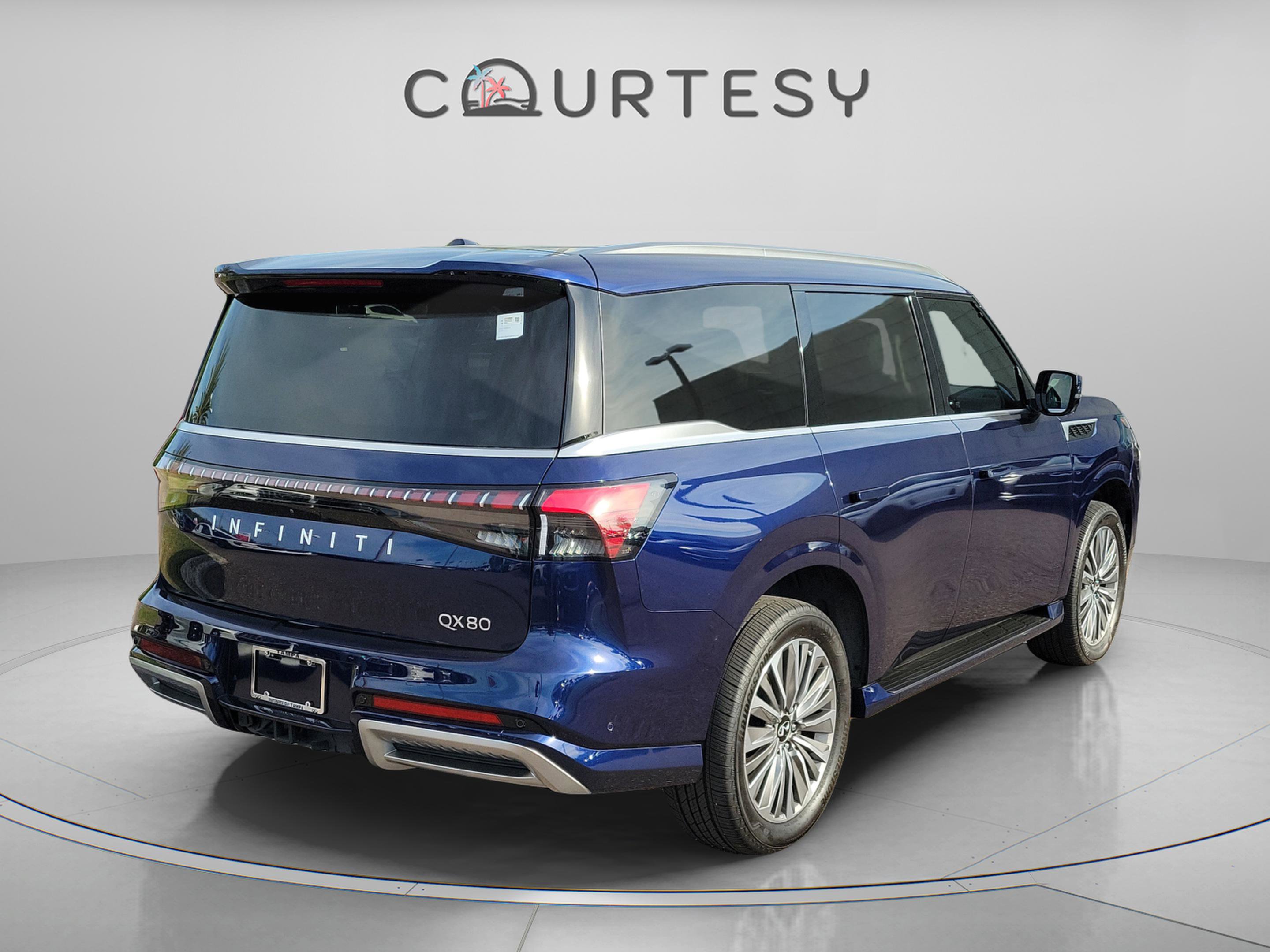 Used 2025 INFINITI QX80 Luxe image 3