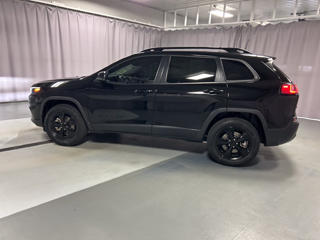 Used 2021 Jeep Cherokee Latitude Plus AWD/4WD image 4