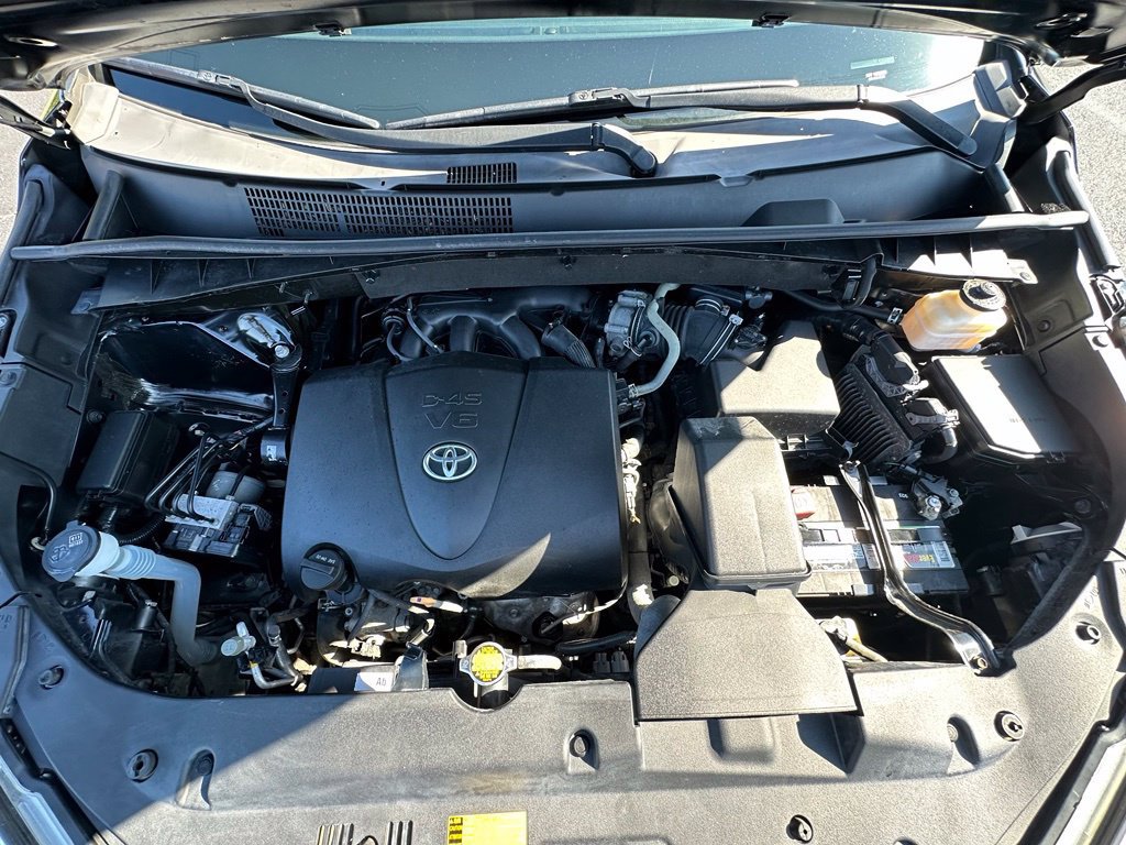 Used 2017 Toyota Highlander XLE w/ Carpet Mat Package AWD/4WD image 36