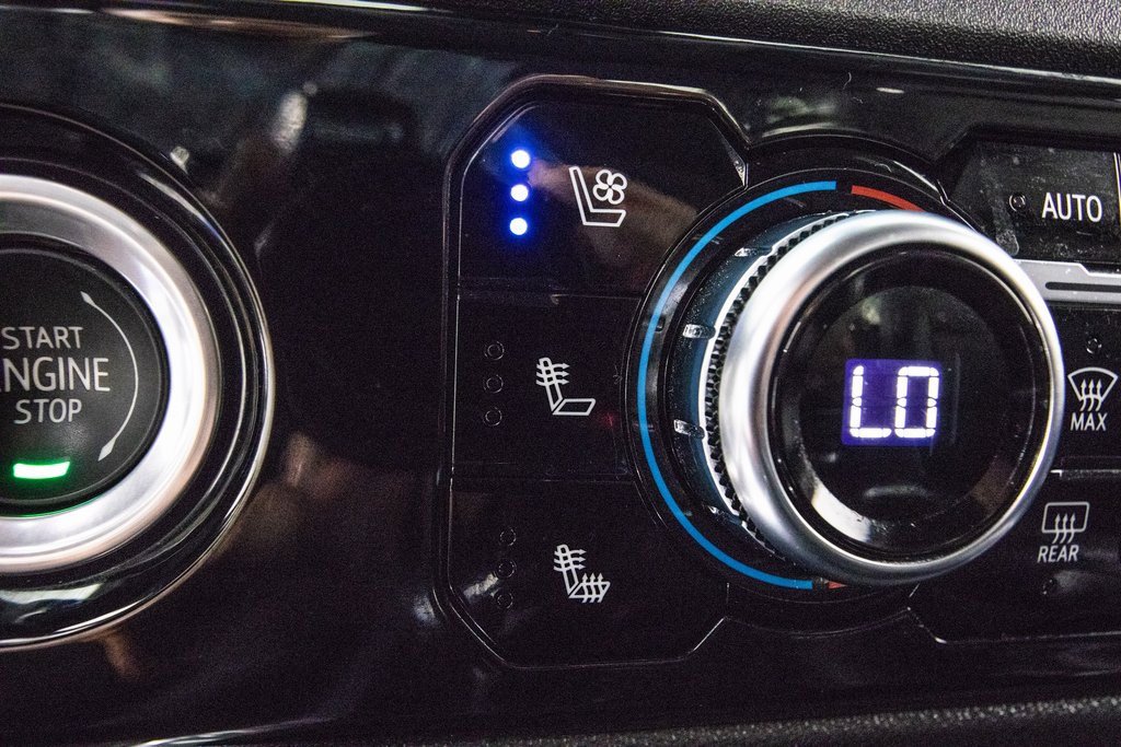 Used 2023 GMC Sierra 1500 SLT w/ SLT Premium Package image 25