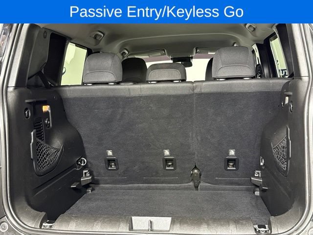 Used 2017 Jeep Renegade Altitude AWD/4WD image 16