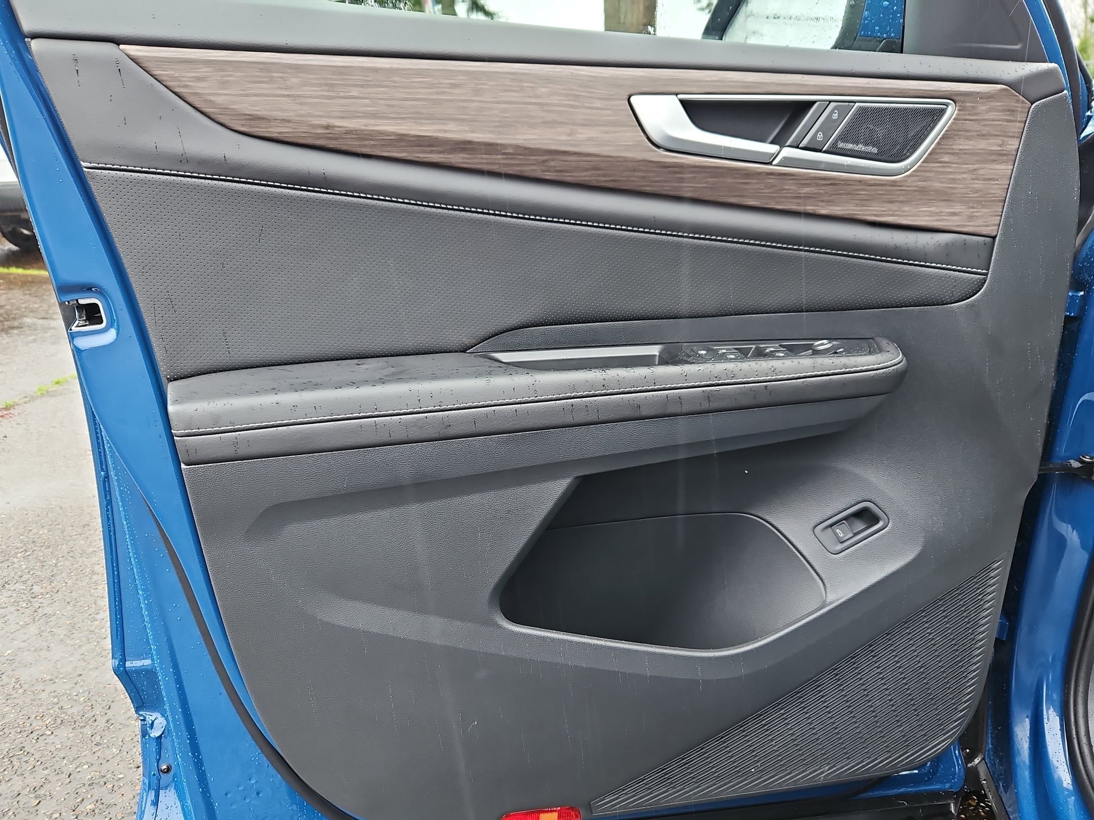 New 2026 Volkswagen Atlas SEL Premium R-Line image 9