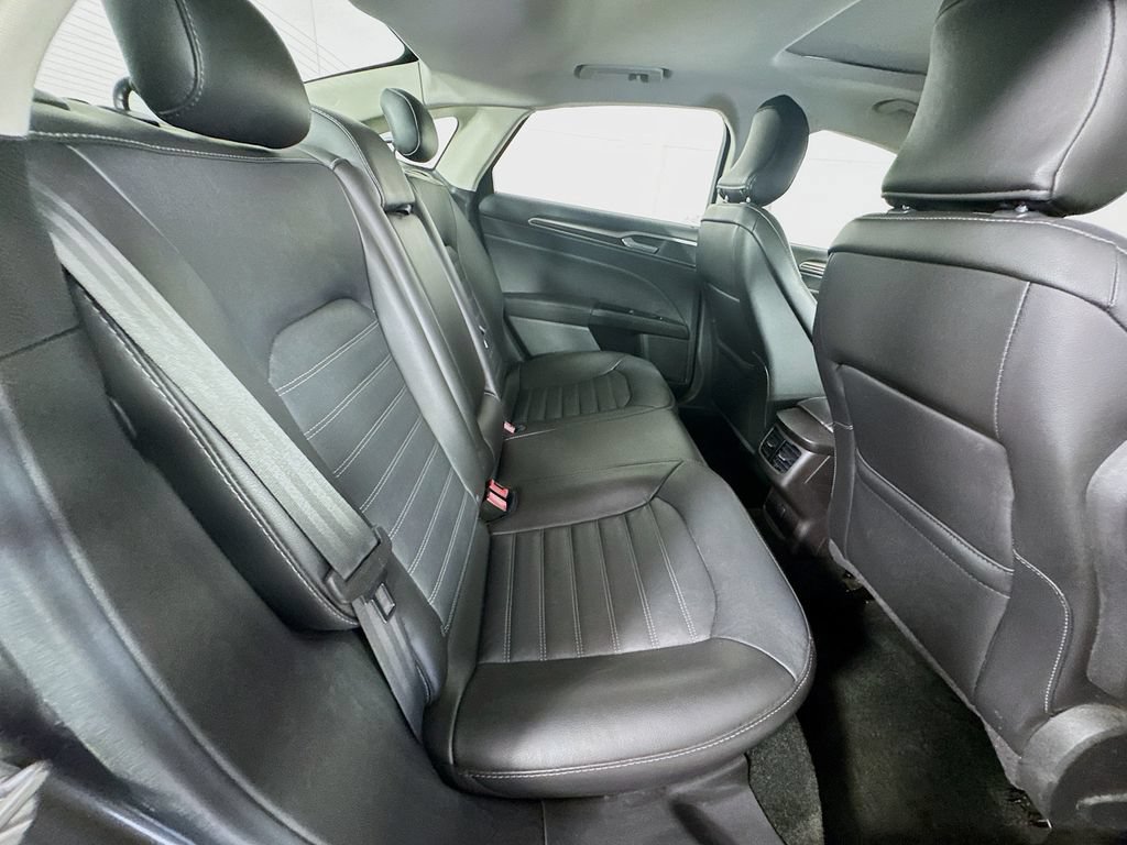 Used 2016 Ford Fusion SE w/ Equipment Group 202A FWD image 32