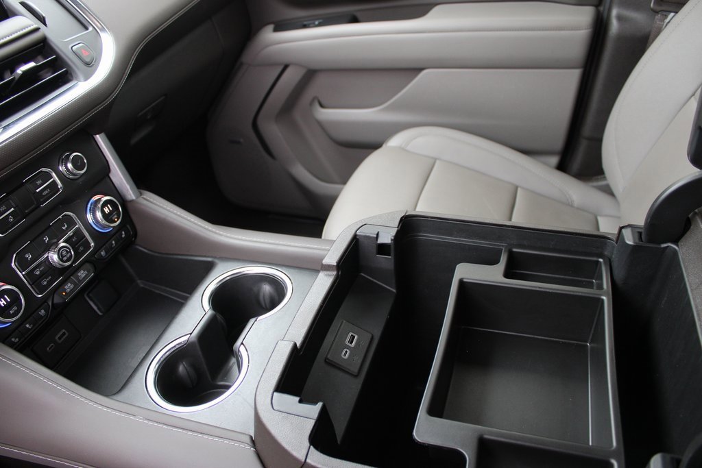 Used 2023 GMC Yukon SLT w/ SLT Luxury Package image 17