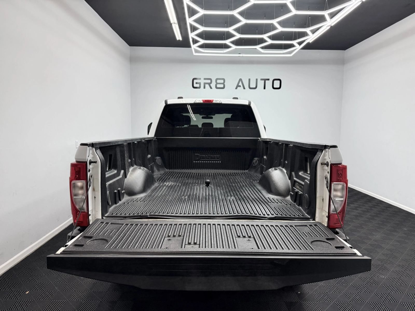 Used 2022 Ford F250 XL w/ Power Equipment Group AWD/4WD image 7